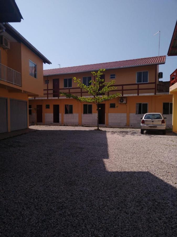 AP da Meri, na praia da Barra Da lagoa Florianopolis Exterior foto